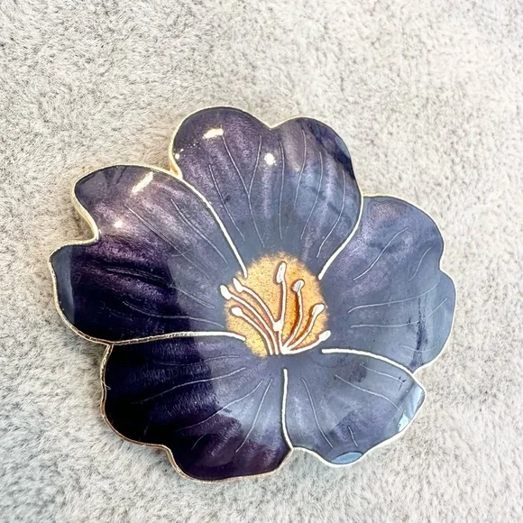 Vintage Gold Tone Cloisonne Enamel Dark Purple Orchid Blossom Brooch Pin - Picture 3 of 5